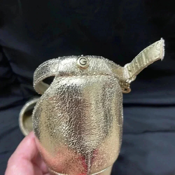 🔥 GUESS Gold heels - Picture 6 of 7